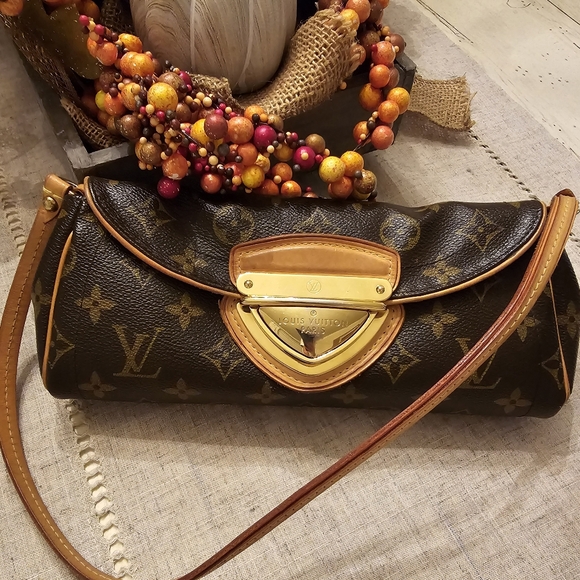 Louis Vuitton Beverly Pochette Clutch Bag - Picture 2 of 8